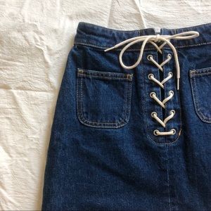 Denim skirt with pockets